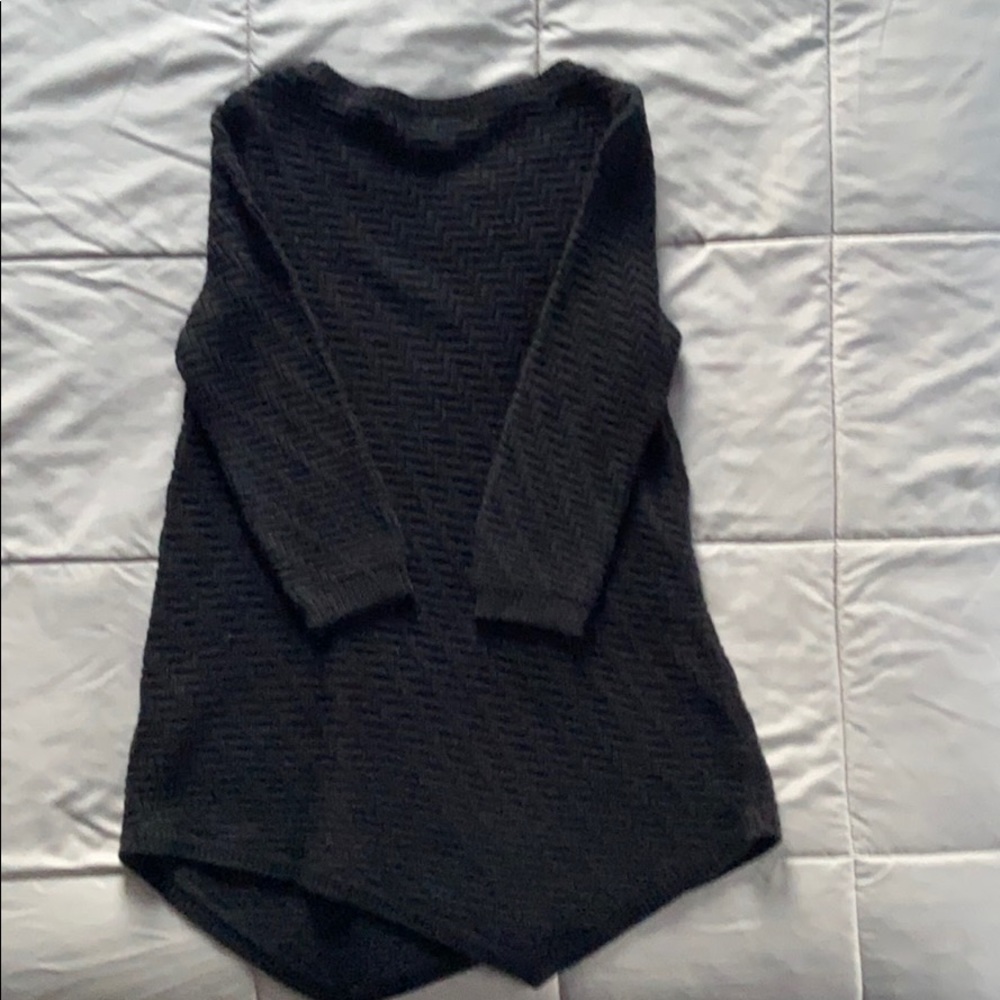 Women’s Sweater - Picture 3 of 3
